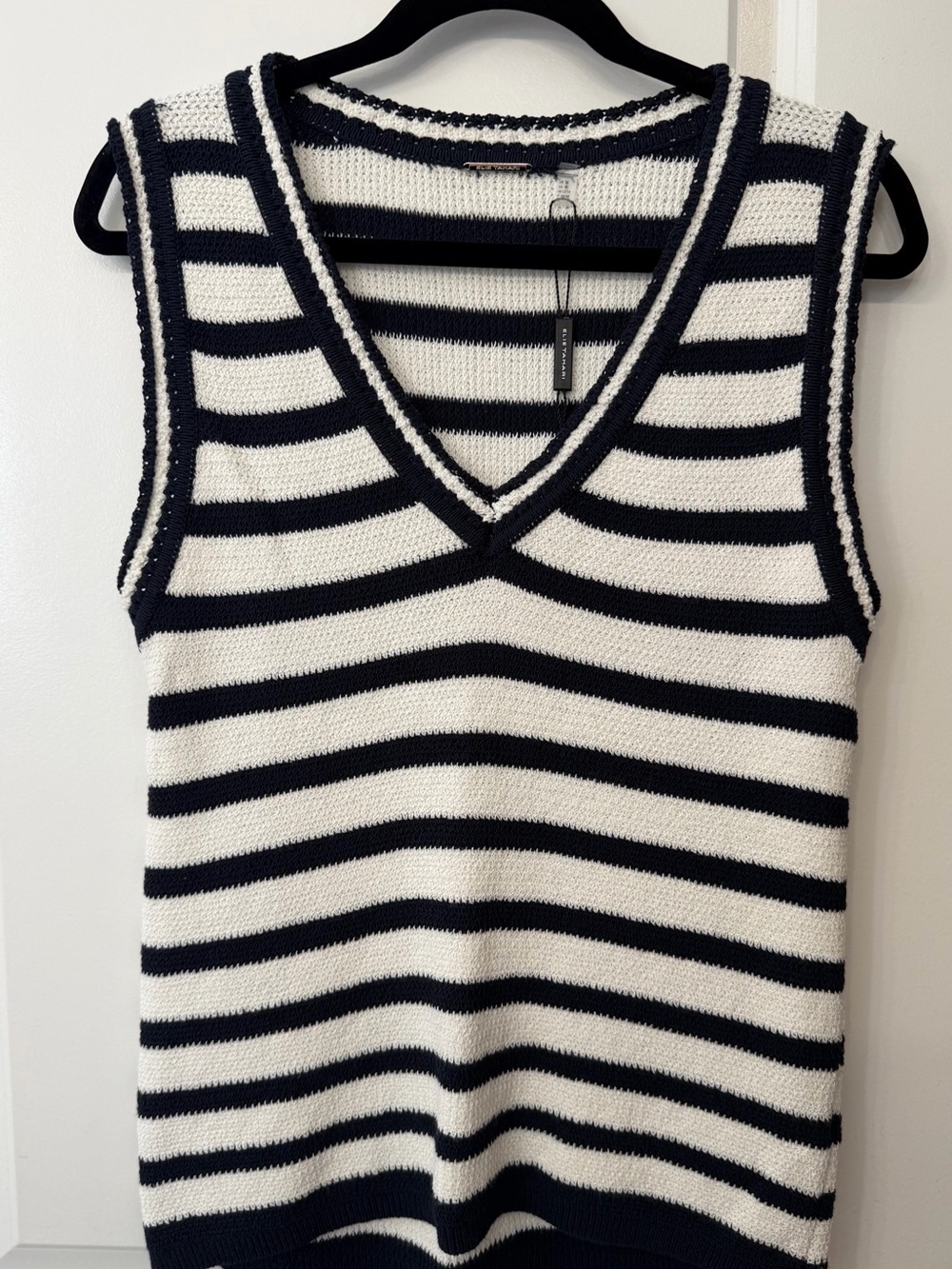 NWT Tahari Striped V-Neck Knit Tank Sweater - Navy & White
